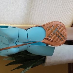 Lucky Brand NWOB women's tan 100% leather crossbody purse